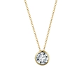 Dettaglio del pendente con moissanite rotonda a castone su una catena d'oro sottile - Grande / Oro 14K