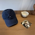 Gorra de béisbol vintage azul marino con bordado Lucy blanco y visera curvada - Azul Marino