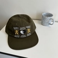 Berretto da baseball in cotone verde militare con stemma a leone e ricamo bianco - 56-58cm / Verde Militare