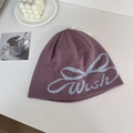 Lila Strickmütze mit blauer Jacquard-Schleife und Wish-Schriftzug für den Winter - 56-58cm / Lila