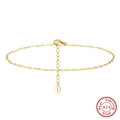 Macro detail of 925 sterling silver gold-plated lip chain with lobster clasp and tag - 925 Silver / Gold