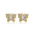 Élégantes boucles d'oreilles papillon dorées avec zircones sur un fond blanc - Papillon Or (APE10)