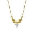 Collar con alas de ángel doradas y colgante de circón de pera en fondo blanco - Dorado