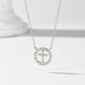 Collar de plata de ley 925 con colgante de cruz redonda, circonitas y textura martillada - Plata 925 / Blanco
