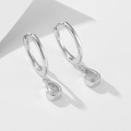 Elegante 925 sterling zilveren C-vormige oorringen met druppelvormige zirkoon - 925 zilver / Wit