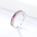 S925 Sterlingsilber Ring mit Regenbogen Zirkonia und weißen Pavé Diamanten - US Größe 6 / Platin Regenbogen Zirkonia