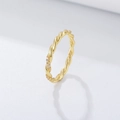 Minimalist 925 sterling silver twisted rope ring with gold finish and sparkling zircon - US 5 / Yellow