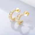 Eleganti orecchini a C in argento S925 dorato con doppia fila di perle bianche - Argento 925 / Giallo