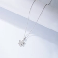 Detail van de S925 zilveren sneeuwvlok hanger ketting met fonkelende zirkonia's - 925 zilver / Wit