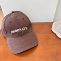 Cappellino da baseball in cotone marrone scuro con ricamo Brooklyn su legno - 56-60cm (Regolabile) / caffè
