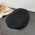 Minimalistische schwarze Schiebermütze aus Wildlederimitat für Damen mit Struktur - 56-59cm (Verstellbar) / Schwarz
