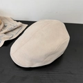 Klassische beige Schirmmütze aus Wildlederimitat im minimalistischen Retro-Stil - 56-59cm (Verstellbar) / Cremeweiß