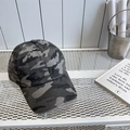 Berretto da baseball camouflage vintage nero e grigio su un supporto in metallo elegante - 56-58cm Regolabile / Camuffamento nero