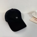 Vintage-Baseballkappe aus schwarzer gewaschener Baumwolle mit weißem Stickmotiv - 56-58cm Verstellbar / Schwarz