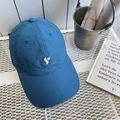 Minimalistische dunkelblaue schnelltrocknende Baseballkappe mit weißem Herzstickerei-Logo - 56-58cm Verstellbar / Königsblau