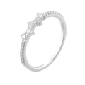 Detail van S925 zilveren ring met vijf ronde briljant geslepen zirkonia steentjes - US 5 / Zilver