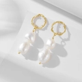 Pendientes de perlas barrocas con aros dorados irregulares y microcirconitas brillantes - Plata 925 / Amarillo