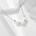 Elegante sterling zilveren halsketting met natuurlijke zoetwaterparels en zilveren kralen - 925 zilver / Wit