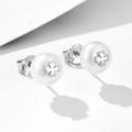 Orecchini a lobo in argento 925 a quadrifoglio con perle su base geometrica minimalista - Argento 925 / Bianco