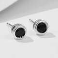Classici orecchini a lobo in argento S925 con pietre di zircone nero a taglio tondo - Argento 925 / Argento