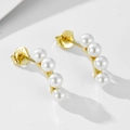 Minimalist S925 sterling silver pearl stud earrings with four round pearls in gold finish - 925 Silver / Yellow