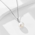 Elegante collar de plata de ley con colgante de perla natural y circonitas brillantes - Blanco