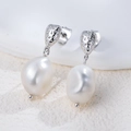 Pendientes colgantes de plata S925 con perlas barrocas naturales y acabado texturizado - Plata 925 / Plateado