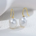 Pendientes de gancho en plata s925 bañada en oro con perlas barrocas sobre mármol blanco - Plata 925 / Dorado