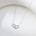 Collar minimalista de plata S925 con círculos entrelazados y cadena tipo O delicada - Plata 925 / Plateado