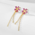 Pendientes de flores en plata S925 dorada con opalo y piedras rosas en fondo blanco - Plata 925 / Amarillo