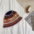 Chapeau de pêcheur rayé au crochet fait main avec franges colorées et bordure ondulée - 56-58cm / Bordure Rose