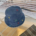 Sombrero de pescador denim azul oscuro con dinosaurios bordados de colores casual - 56-58cm / Azul