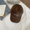 Donkerbruine corduroy baseballpet met Moormoor borduursel in vintage casual stijl - 56-60cm / koffiekleur