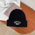 Classic black knit beanie with white New York embroidery in an American vintage style - 56-65cm (Elastic) / Black