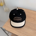 Zweifarbige Baseballkappe in Schwarz und Beige mit Vintage-Bergstickerei - 56-58cm Verstellbar / Schwarz