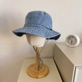 Light blue denim bucket hat with adjustable chin strap and clear cotton texture - 56-58cm / Blue