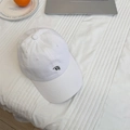 Gorra de béisbol de algodón blanco minimalista con bordado manuscrito RH en negro - 56-58cm Ajustable / Blanco