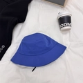 Cappello da pescatore blu Klein in twill con laccetto nero su sfondo di stoffa bianca - 56-60cm / Blu Zaffiro