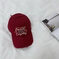 Gorra de béisbol vintage color granate con bordado Faith y visera de estilo gastado - 56-59cm (Ajustable) / Burdeos