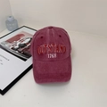 Casquette vintage rouge délavé avec broderie 3D blanche et texture coton vieilli - Bordeaux