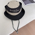 Chapeau de randonnée bicolore noir et kaki avec broderie et cordon coupe-vent - 56-58cm / Noir