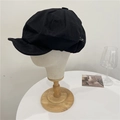 Classic black newsboy cap with vintage octagonal design and metal buckle detail - 56-59cm / Black