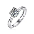 Anillo ajustable de plata de ley S925 con engaste clásico de cuatro garras de moissanita - Moissanita de 0,5 Quilates (5,0 mm)