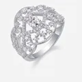 Lussuoso anello in argento S925 con moissanite ovale e incastonatura traforata fine - Taglia US 9 / Stile a Motivo Traforato con Pietra Centrale Ovale (R13426) / Include Certificato GRA e Confezione Regalo / Argento