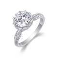 Luxuriöser Silberring mit Sechskant-Fassung, Solitärstein und Pavé-Diamantenbesatz - US Größe 5 / Moissanit-Ring (Zwei Karat)