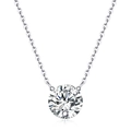 Elegante collana in argento 925 con ciondolo in moissanite taglio brillante su sfondo bianco - Moissanite da 2 Carati