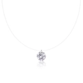 Makroaufnahme einer unsichtbaren Halskette mit funkelndem Moissanit-Anhänger - Krallenlose 2ct Moissanit - Unsichtbare Schnur / 8,0mm - 5cm Verlängerung