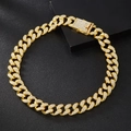 Vista dettagliata della catena Cuban 19mm placcata oro con pavé di zirconi e chiusura - Bracciale / Oro / 20cm