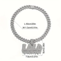 Vista de detalle de cadena cubana plateada con colgante LOLO incrustado con cristales - Colgante + Cadena Cubana 034 20in / Collar de Letras LOLO Plateado