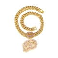 Détail de la chaîne cubaine hip-hop dorée avec lèvres en strass rose et pendentif lettre D - Lettre D Or